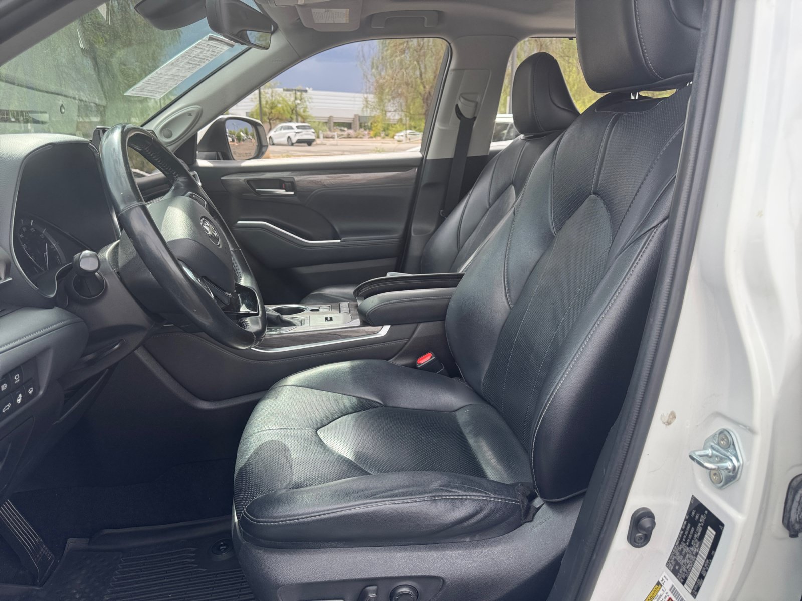 Used 2021 Toyota Highlander Limited FWD image 14