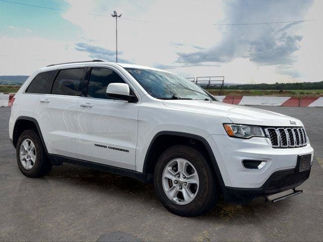Used 2017 Jeep Grand Cherokee Laredo w/ Quick Order Package 23E AWD/4WD image 2