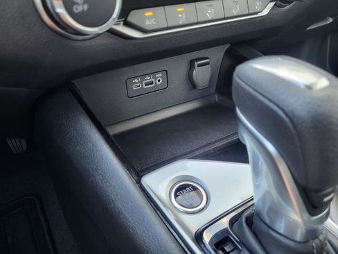 Used 2024 Nissan Altima 2.5 SV image 19