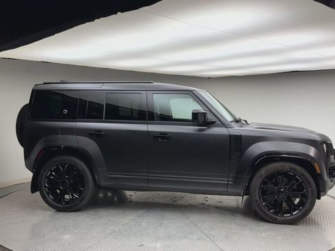 New 2026 Land Rover Defender 110 OCTA image 9