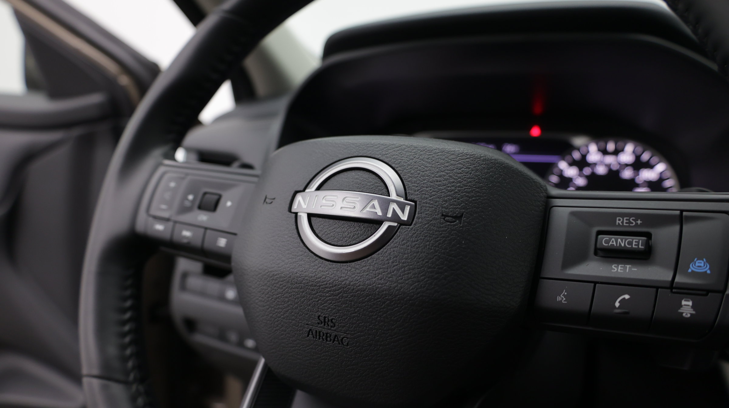 Used 2025 Nissan Rogue SV AWD/4WD image 31