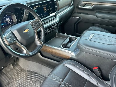 Used 2024 Chevrolet Silverado 2500 High Country w/ High Country Premium Package AWD/4WD image 10