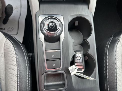 Used 2024 Ford Escape Platinum w/ Premium Technology Package AWD/4WD image 25
