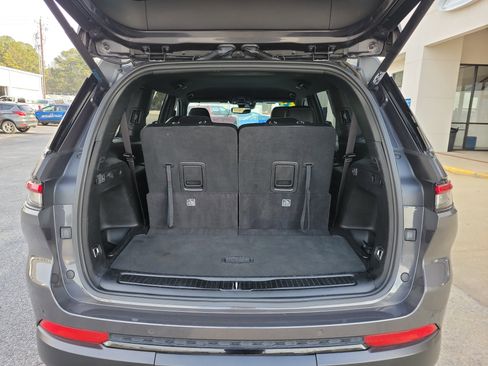 Used 2024 Jeep Grand Cherokee L Altitude image 23