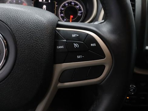 Used 2017 Jeep Cherokee Latitude w/ Comfort/Convenience Group AWD/4WD image 28