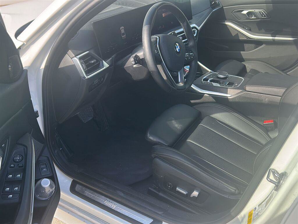 Used 2023 BMW 330i Sedan w/ Premium Package RWD image 2