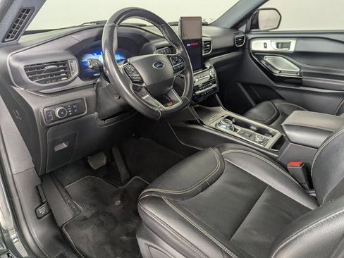 Used 2022 Ford Explorer ST w/ ST Street Pack image 16