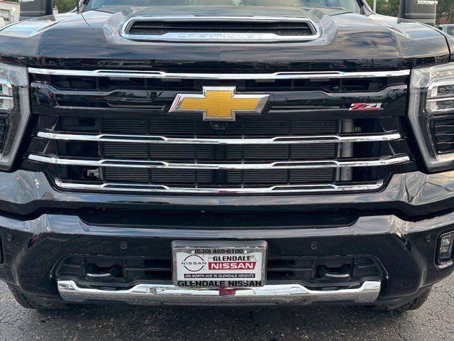 Used 2025 Chevrolet Silverado 2500 LT w/ Z71 Chrome Sport Edition AWD/4WD image 8