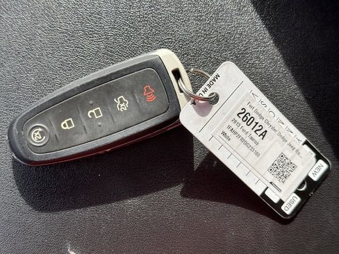 Used 2013 Ford Taurus Limited image 34