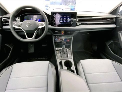 New 2026 Volkswagen Jetta SE image 6