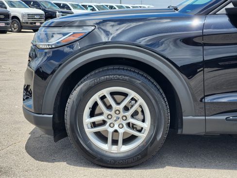 New 2026 Ford Explorer Active w/ Active Comfort Package RWD image 6