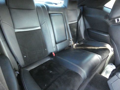 Used 2014 Dodge Challenger R/T image 33