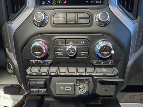 Used 2019 GMC Sierra 1500 SLT w/ SLT Premium Plus Package AWD/4WD image 25