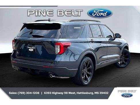 Used 2022 Ford Explorer ST-Line w/ Class IV Trailer Tow Package RWD image 11
