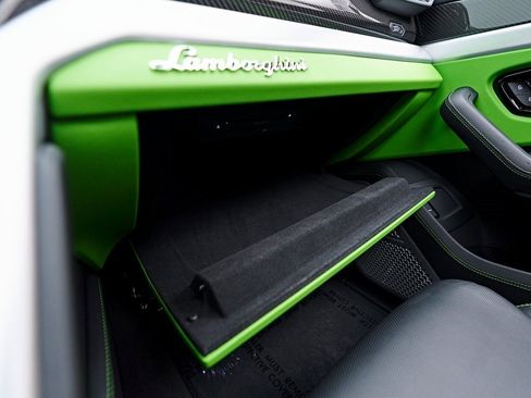 Used 2022 Lamborghini Urus image 91