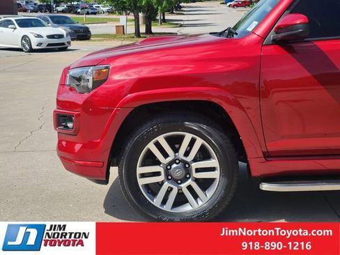 Used 2022 Toyota 4Runner TRD Sport AWD/4WD image 9