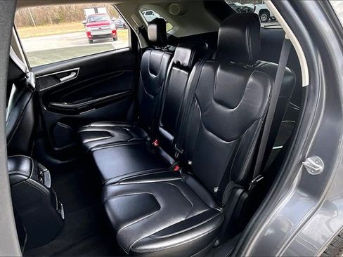 Used 2022 Ford Edge Titanium image 22