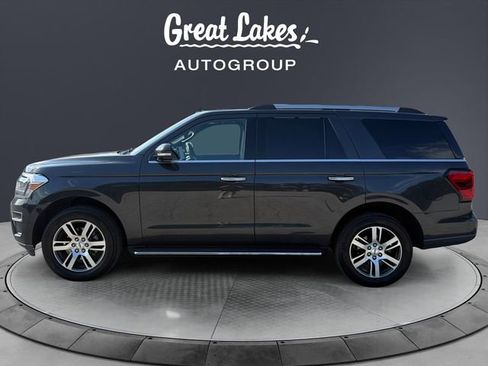 Used 2022 Ford Expedition Limited AWD/4WD image 2
