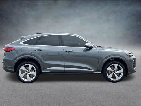 Used 2025 Audi Q5 Premium Plus w/ Premium Plus AWD/4WD image 6
