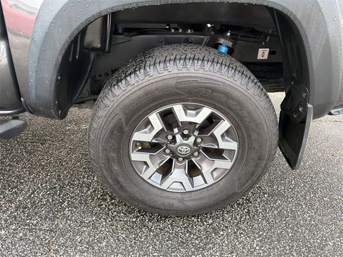 Used 2019 Toyota Tacoma TRD Off-Road image 30