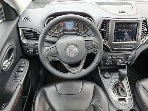 Used 2019 Jeep Cherokee Trailhawk w/ Comfort/Convenience Group image 11