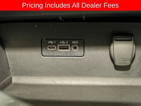 Used 2025 Nissan Altima 2.5 SV FWD image 14