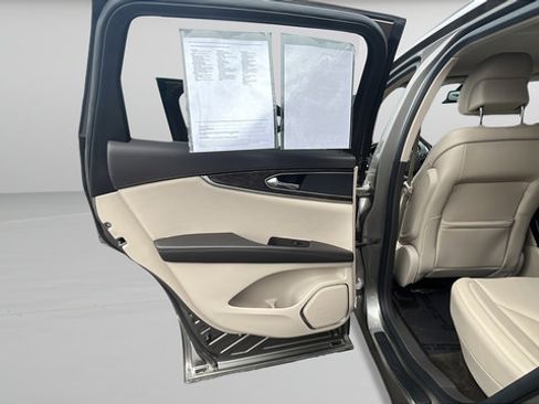 Used 2016 Lincoln MKX Select w/ Select Plus Package FWD image 20