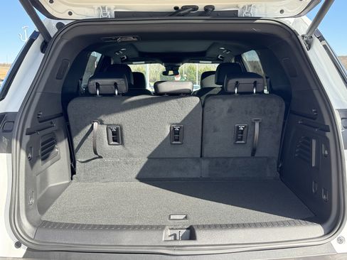 New 2026 Chevrolet Traverse LT image 6