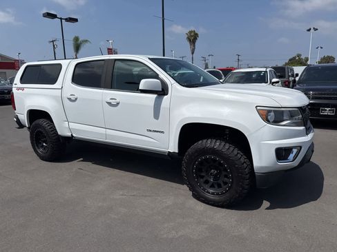 Used 2017 Chevrolet Colorado LT w/ LT Convenience Package AWD/4WD image 7