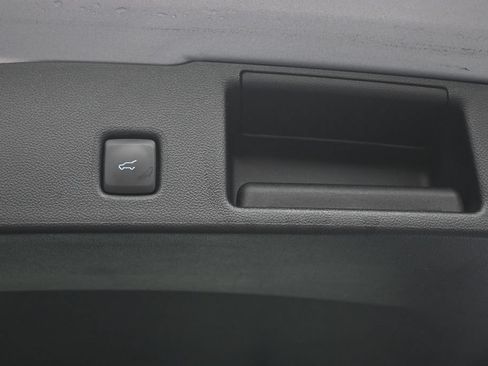 Used 2022 Ford Escape SE w/ SE Sport Appearance Package FWD image 22