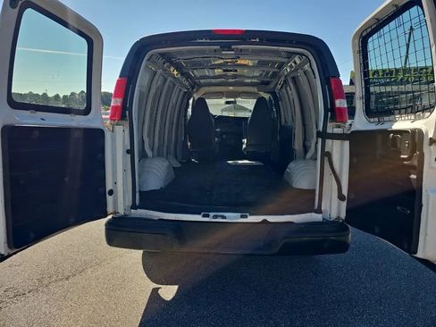 Used 2023 GMC Savana 2500 w/ Driver Convenience Package image 16