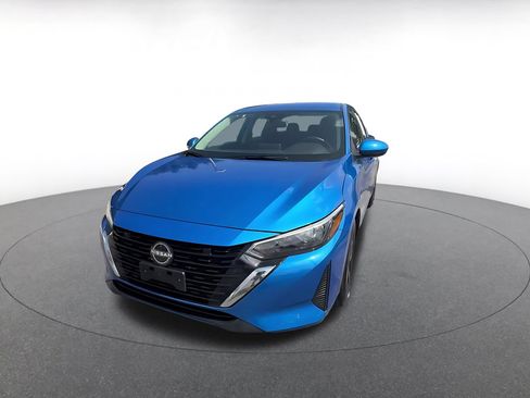 Used 2025 Nissan Sentra SV FWD image 7