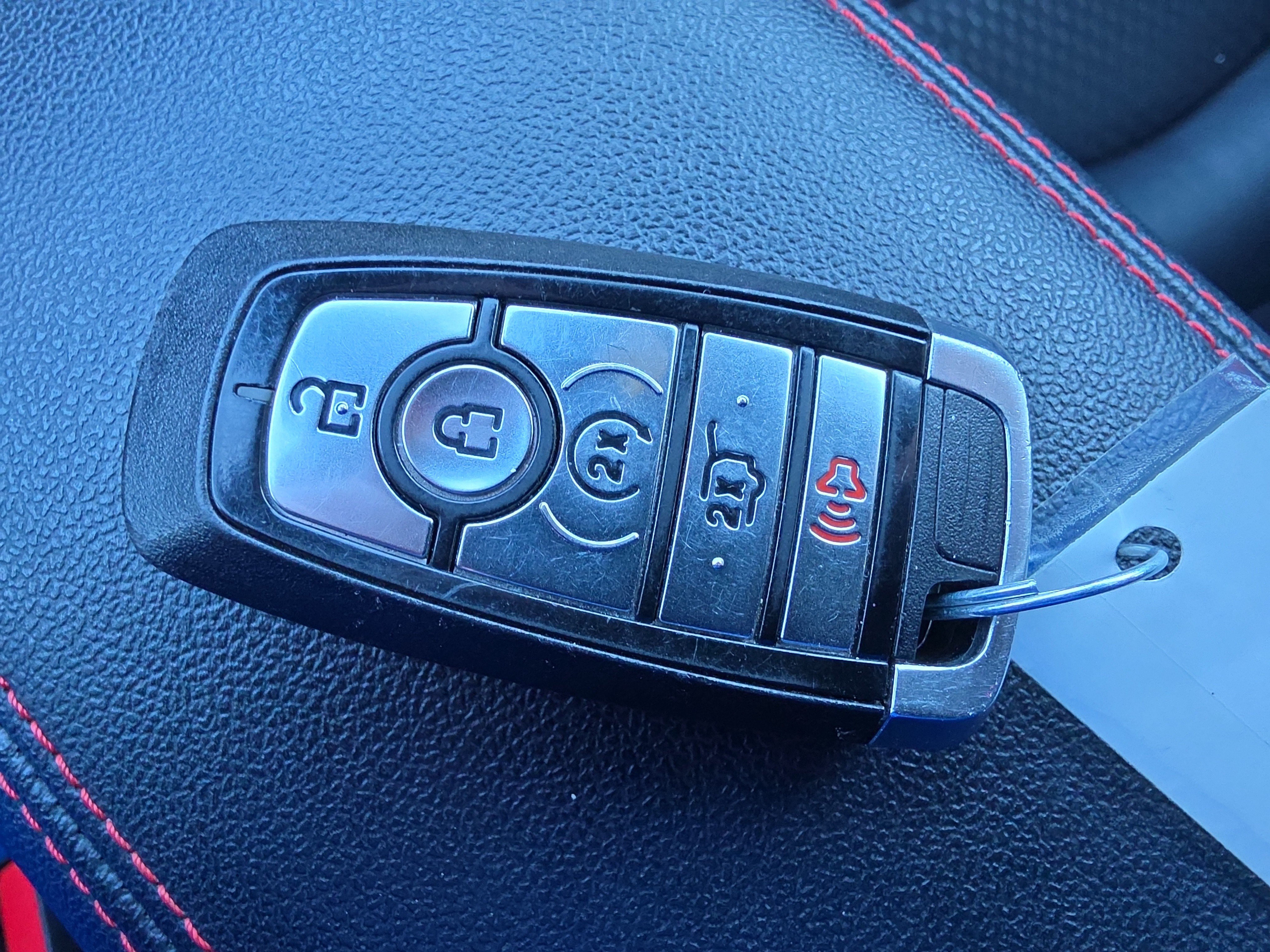 Used 2025 Ford Escape ST-Line Select AWD/4WD image 28