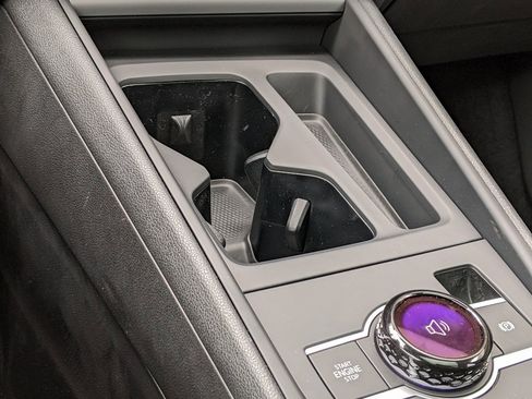 New 2025 Volkswagen Tiguan SE image 19