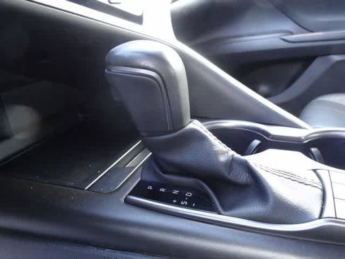 Used 2023 Toyota Camry SE image 18