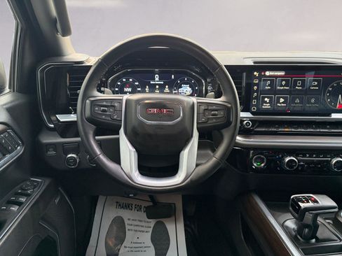 Used 2023 GMC Sierra 1500 SLT image 12