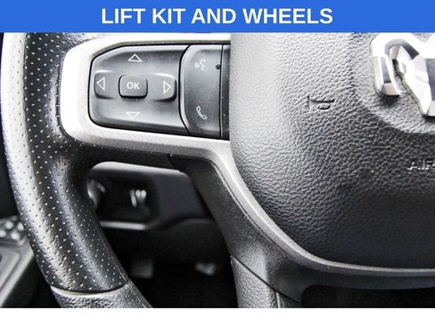 Used 2024 RAM 2500 Tradesman w/ Chrome Appearance Group AWD/4WD image 15