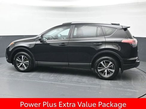 Used 2017 Toyota RAV4 XLE image 4