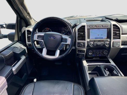 Used 2021 Ford F250 Lariat w/ Lariat Ultimate Package AWD/4WD image 23