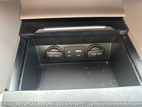 Used 2017 Hyundai Elantra SE FWD image 35