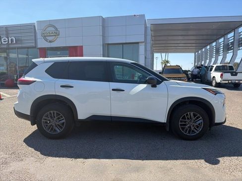 Certified 2025 Nissan Rogue S image 5