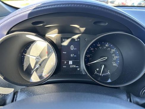 Used 2022 Toyota C-HR XLE FWD image 19