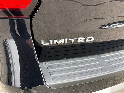 Used 2024 Ford Expedition Limited image 33