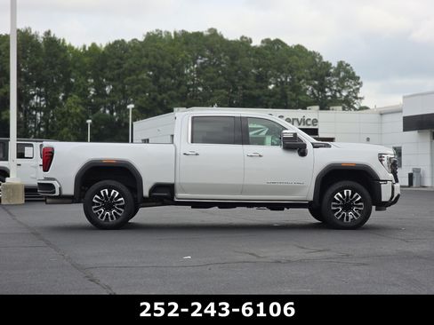 Used 2024 GMC Sierra 2500 Denali Ultimate AWD/4WD image 8