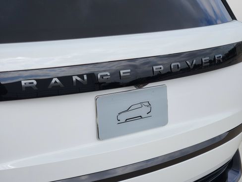 New 2026 Land Rover Range Rover Long Wheelbase SE AWD/4WD image 36