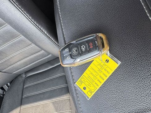 Used 2015 Ford Fusion SE w/ Equipment Group 202A FWD image 32