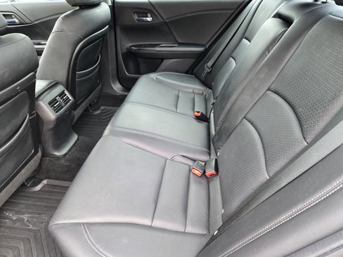 Used 2014 Honda Accord Touring image 10