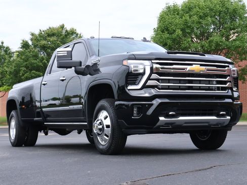New 2026 Chevrolet Silverado 3500 High Country w/ High Country Premium Package AWD/4WD image 1