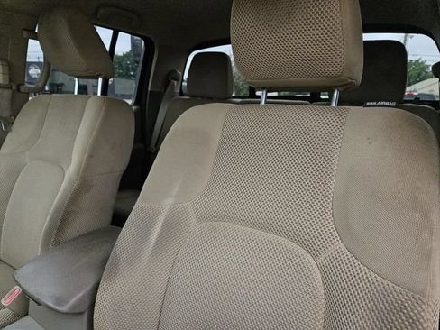 Used 2015 Nissan Frontier SV w/ SV Value Truck Package RWD image 26