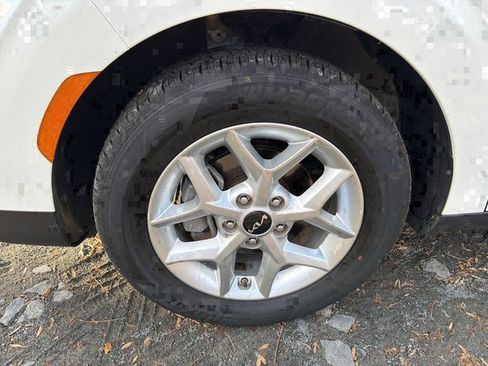 Used 2023 Kia Soul LX w/ LX Technology Package image 5